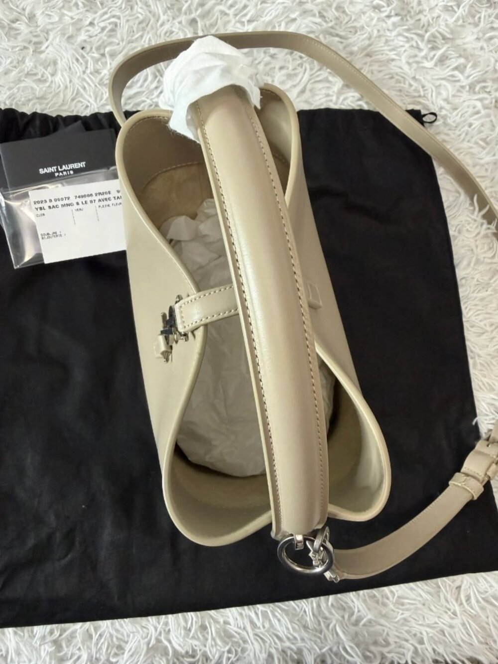 SAINT LAURENT Smooth Calfskin Le 37 Small Bucket Bag in Sea Salt - Picture 9 of 12